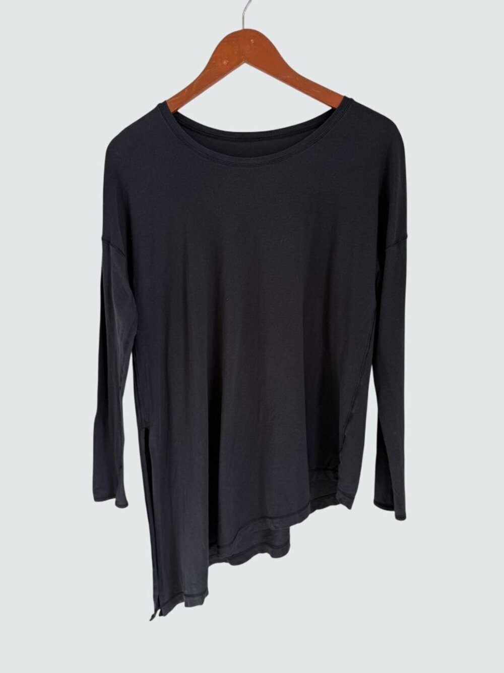 Lululemon Black Asymmetrical Hem Long-Sleeve Top Womens Medium Lightweight Stret